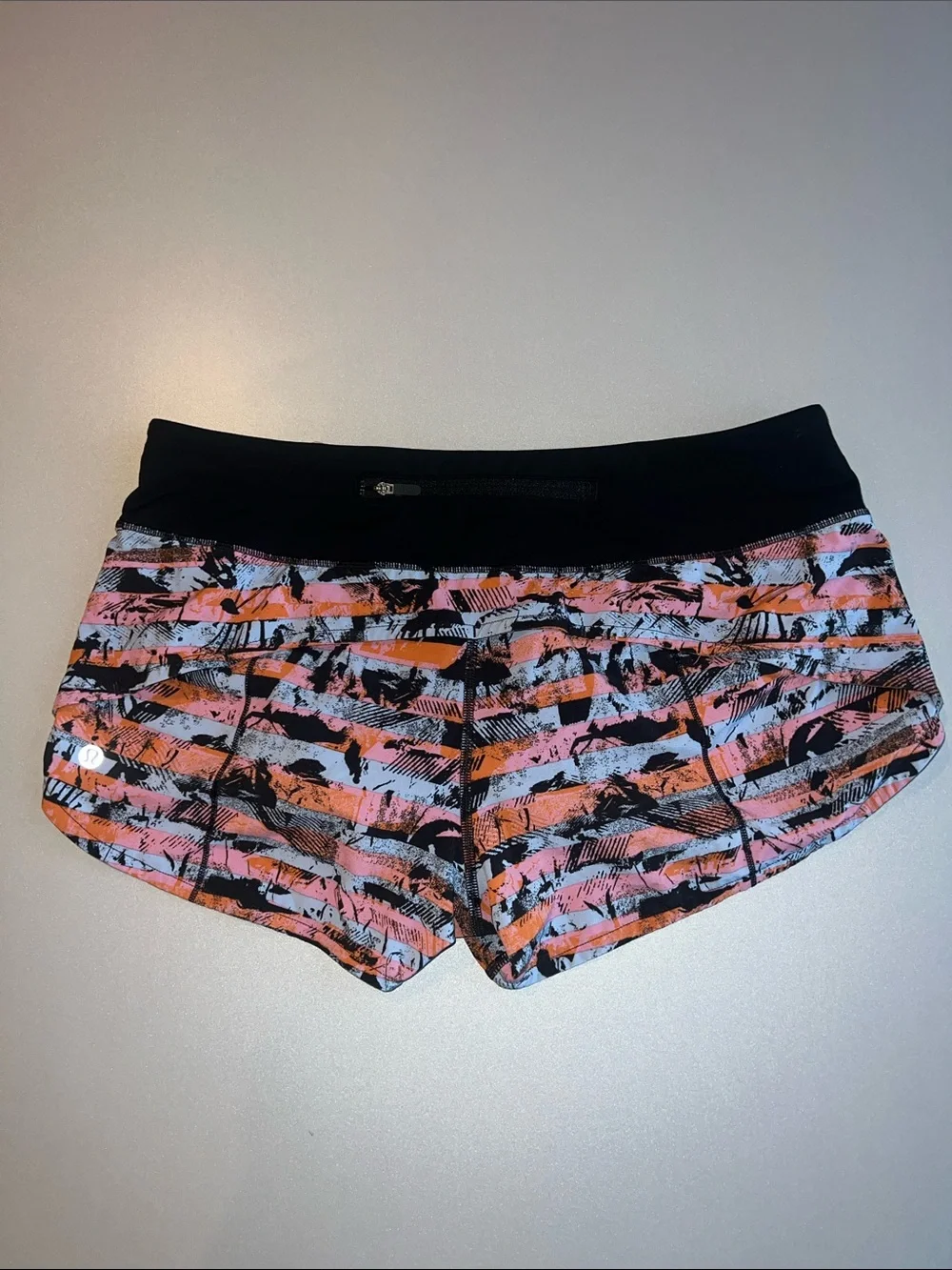 Lululemon Speed Up Shorts - Picture 6 of 10